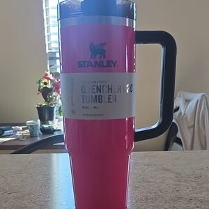 Stanley Pink Quencher Tumbler with Handle 30oz